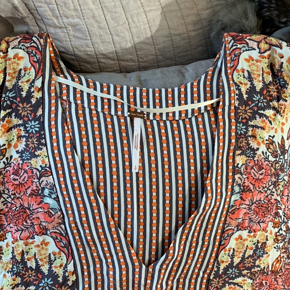 Like new Free people Mix-n-Match Blouse viscose small - Picture 4 of 12